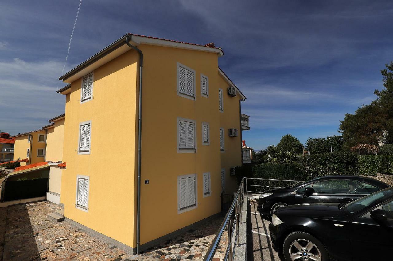 Apartment La God Malinska Exterior foto